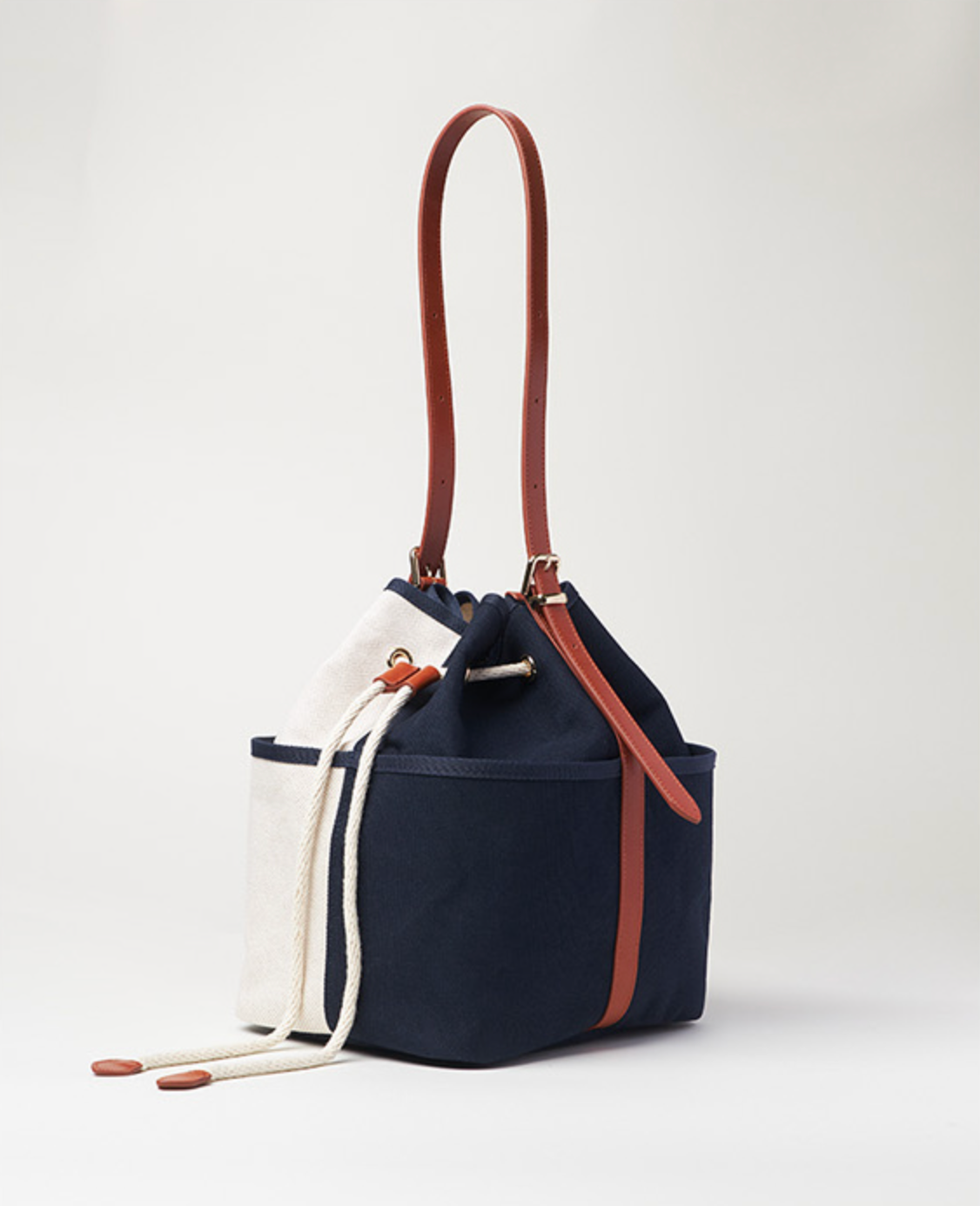 [by Edit.] Calrotta Bag